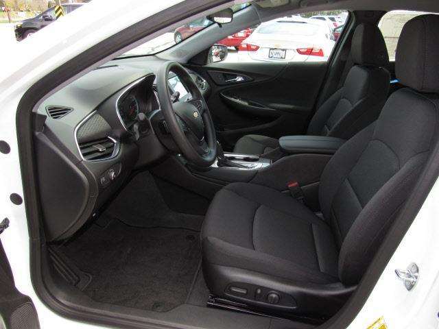 2017 Chevrolet Malibu LT 4dr Sedan